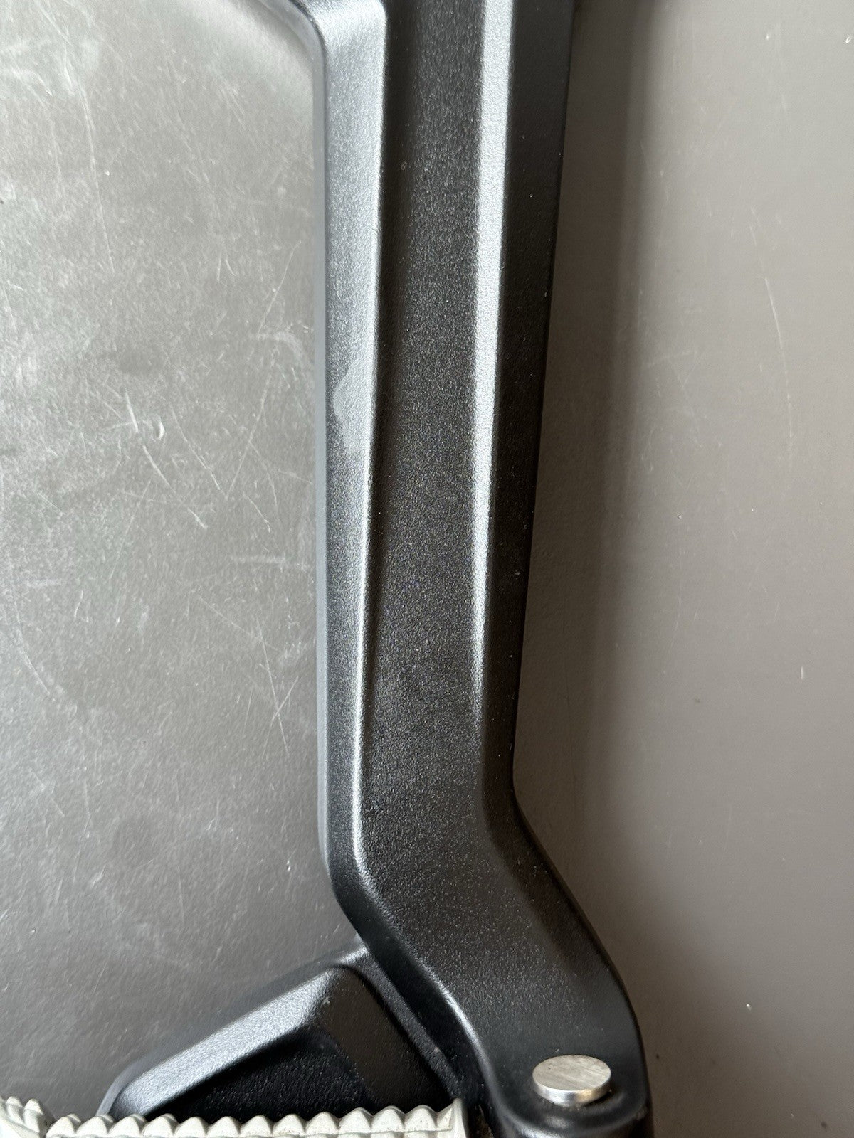 TRIUMPH TRIDENT 660 Right Rear Footrest Hanger - T2086606 2021-2024 RT Footrest