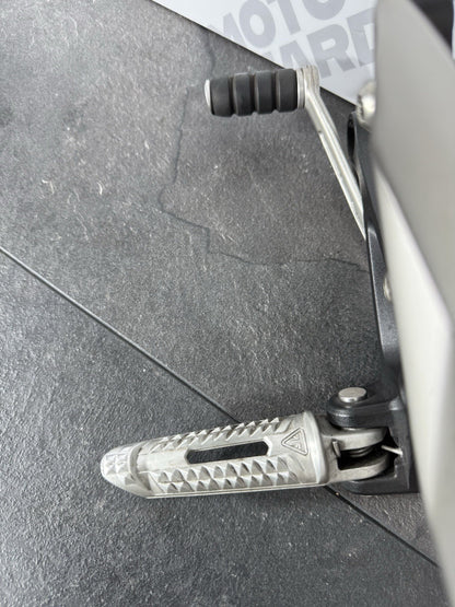 Triumph Street Triple 765 RS 2021 Left Rearset Footrest Gear Lever 21650m 2022