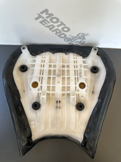 HONDA CBR1000RR FRONT SEAT RIDER SADDLE CBR1000 RR FIREBLADE 2004-05 CBR 1000RR