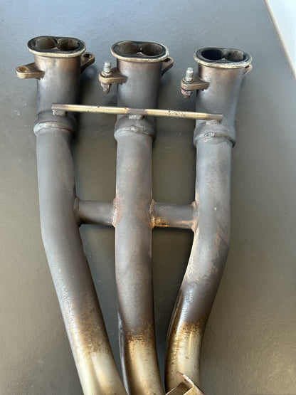 TRIUMPH SPEED TRIPLE 1050 EXHAUST DOWN PIPES CRACKED - SPARES / REPAIRS 19,161m