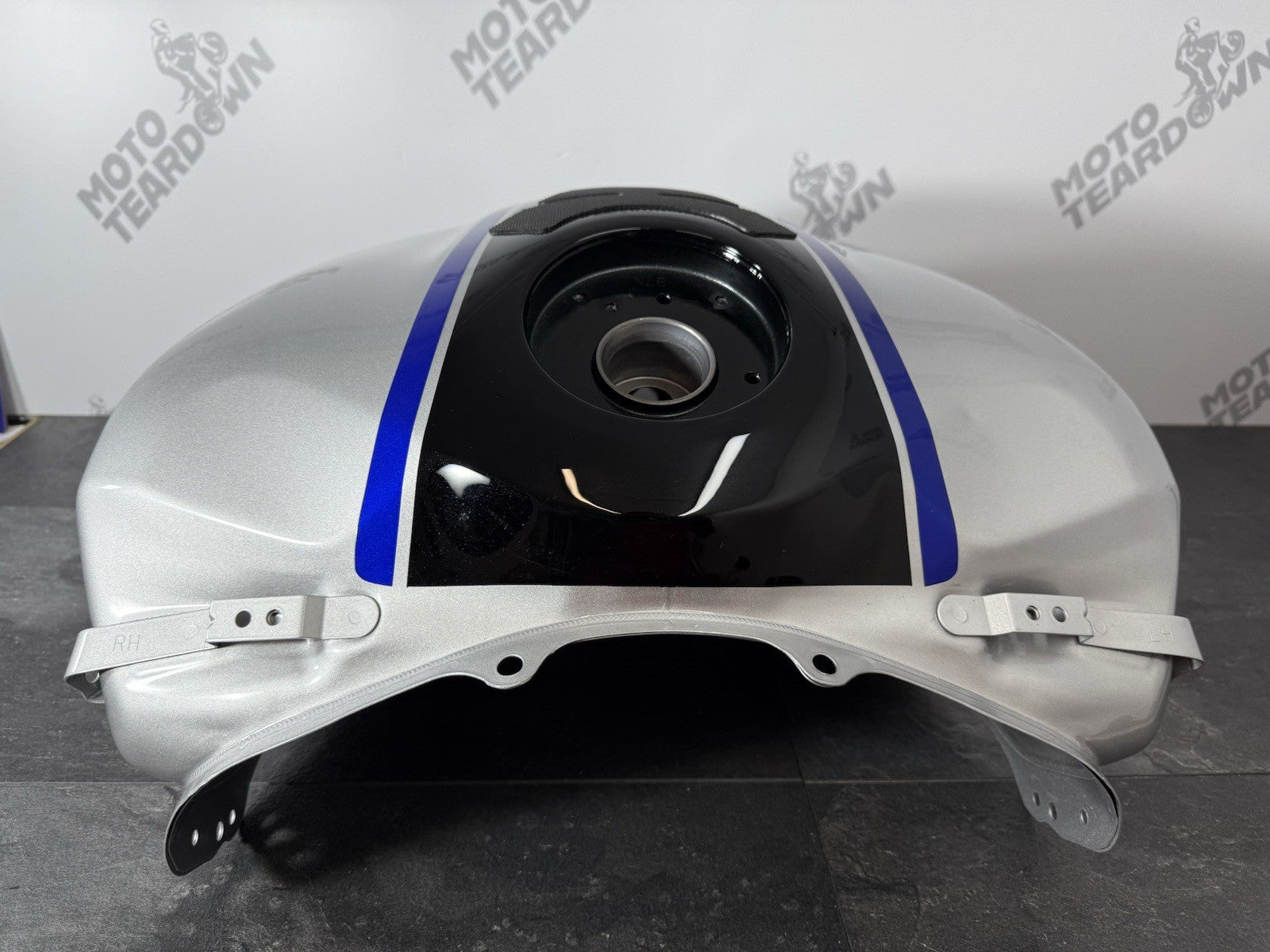 b7cccf4c-bc70-4c24-95e0-44aac35eec8b