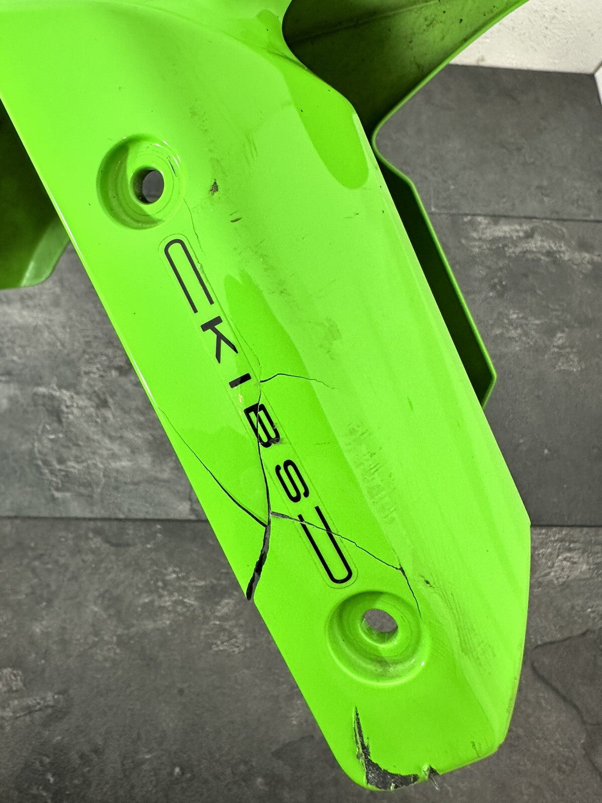 Kawasaki ZX6R 636 ABS 2016 Front Mudguard Fender *CRACKED* 8655m 2013-2015 OEM