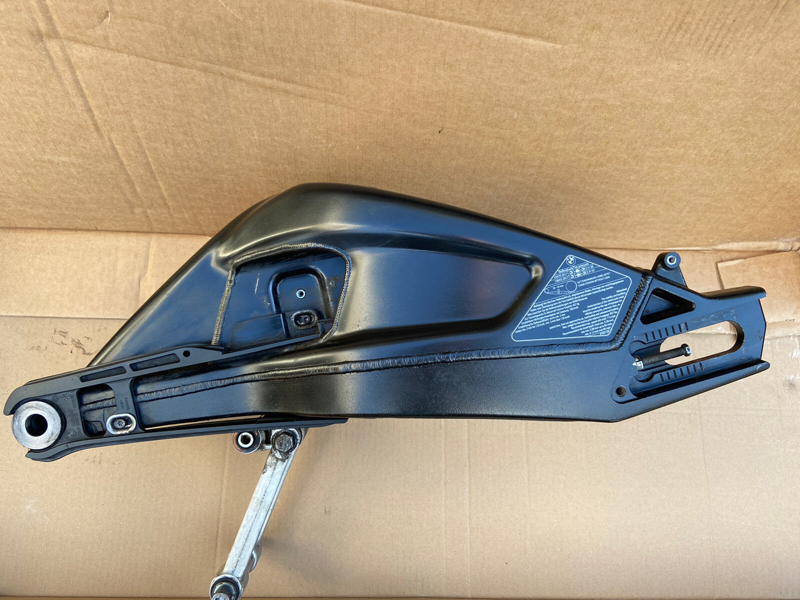 BMW S1000R 2015 15,013 miles swinging arm And Linkage Swing Arm Rear Linkage OE