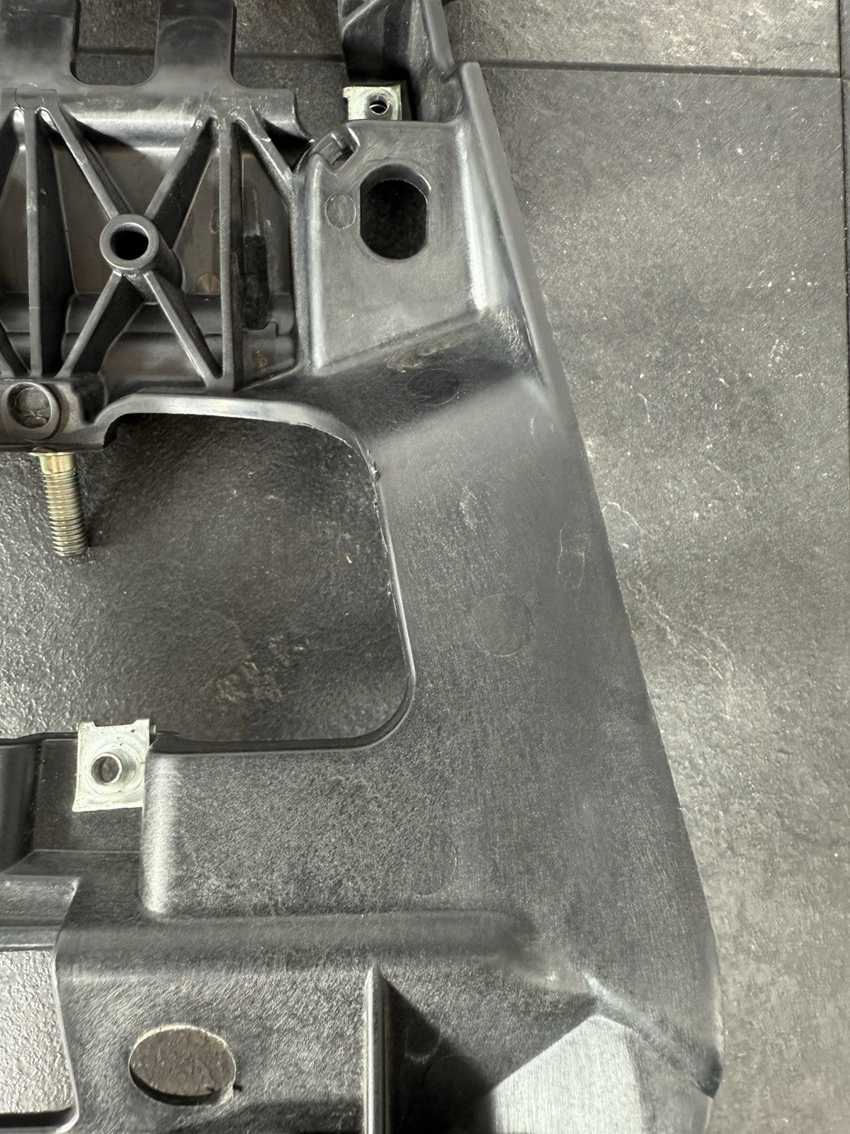 Yamaha YZF R125 R 125 2014 Subframe Inner Tray Panel 26983 Mile 2008-2018 OEM