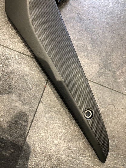 Suzuki GSXR 1000 2020 Right Tank Seat Fairing Panel 2017-2020 OEM L7 L8 L9 M0