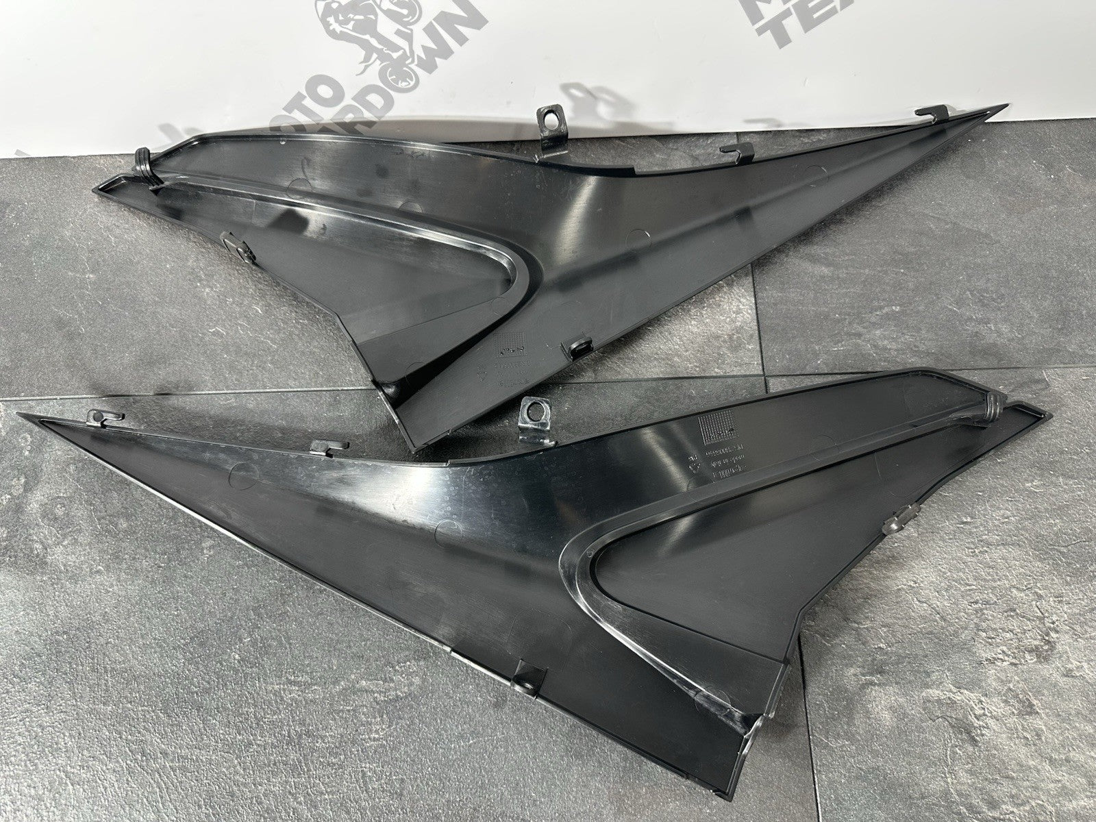 Aprilia RS660 2021 Side Fairings Tank Fairing Panel 6220 Miles 2022-2025 OEM