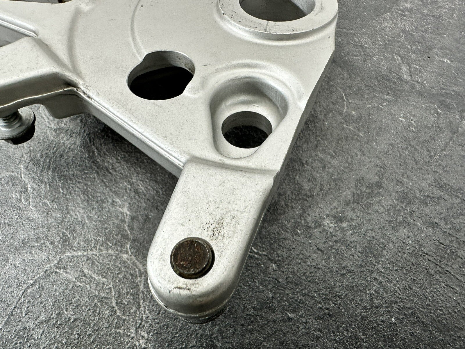 Aprilia Tuono V4 1100 Factory 2020 Rear Brake Caliper Hanger Mount 6889m 2019