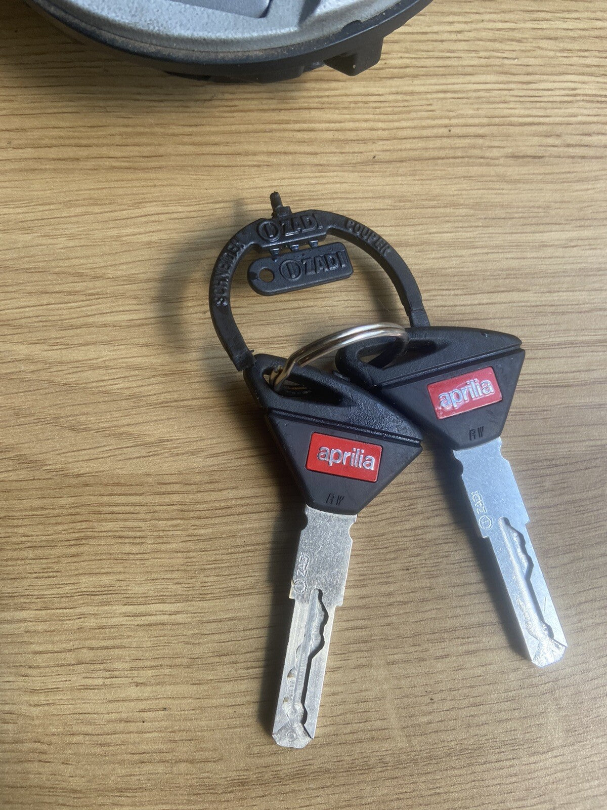 Aprilia Tuono V4 1100 FACTORY 2017 Lockset Ignition Key ECU Fuel Cap OEM RSV4