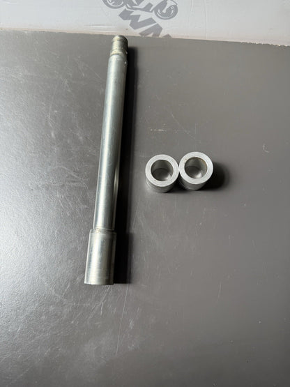 Triumph Trident 660 Front Wheel Spindle And Spacers Trident 660 2021-2024 OEM