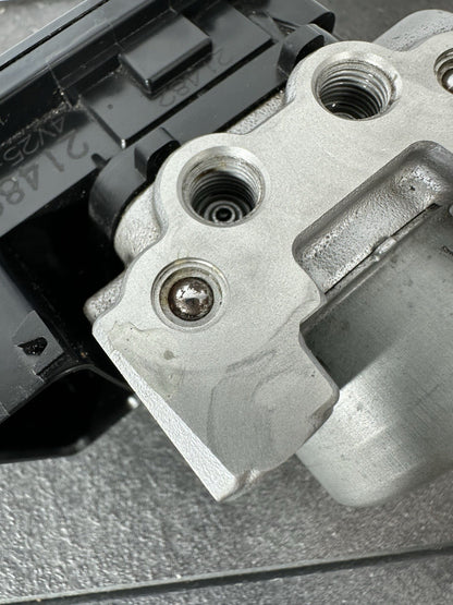 Triumph Street Triple 675 R 2015 ABS Pump Module Brake Pump 2013-2016 16470m