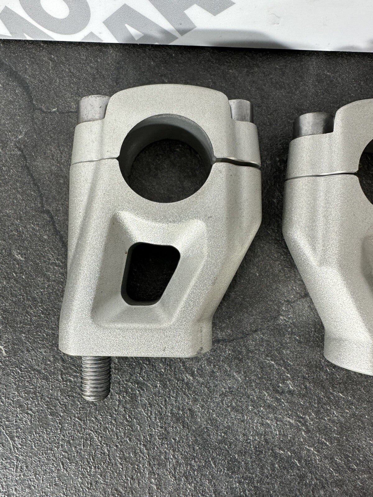 Triumph TIGER 900 GT PRO 2022 Handlebar Risers Clamps 6337 Miles 2020-2023 OEM