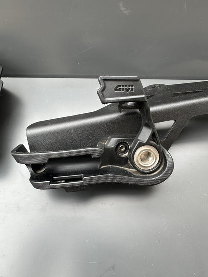 GIVI Quick Release X Release For Triumph Speed Triple 1200RR 2022 SPARES 1200RR