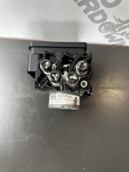 TRIUMPH SPEED TRIPLE RS 1050 2018-2020 ABS Pump T2022250 OEM 1050RS ABS PUMP OEM