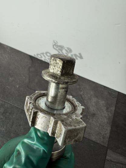 c04913ff-6094-4a5c-859b-4b548131f59a