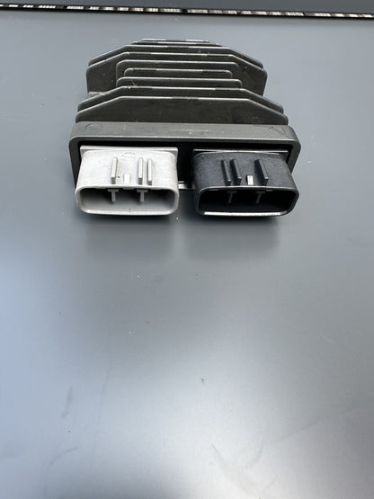 Triumph Speed Triple 1200 RS 1200RR Regulator Rectifier 1200RS Regulator FH027AA