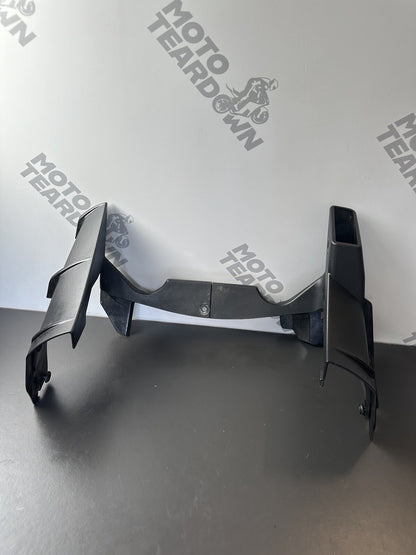 Aprilia Tuono V4 1100 Radiator Fairing Cowl Frame 2017 RSV4 2B001756 2B003831