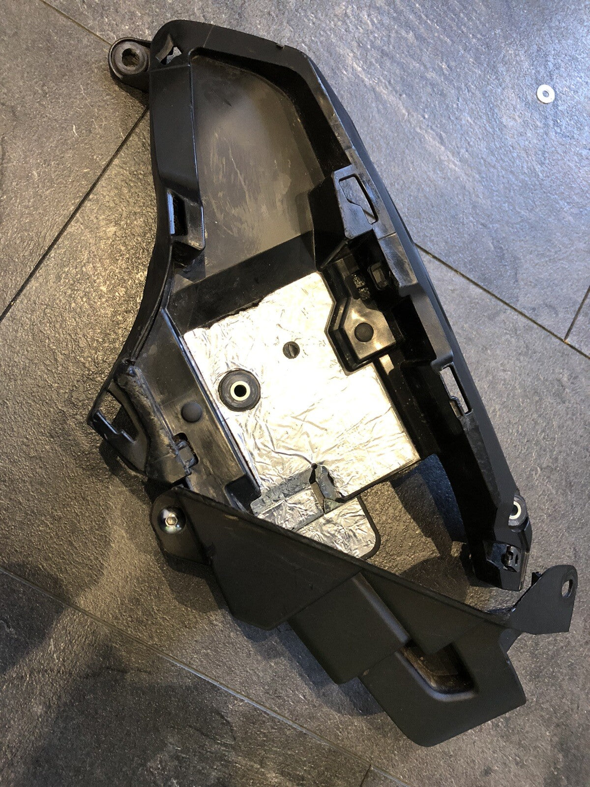 Yamaha MT10 SP 2018 Left Side Fairing ECU Holder Bracket Only 5800 Miles R1 2CR