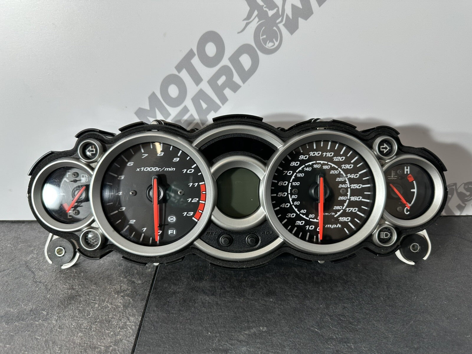 Suzuki GSXR 1300 2016 HAYABUSA Speedo Clocks Speedometer Dash 18408 Miles OEM