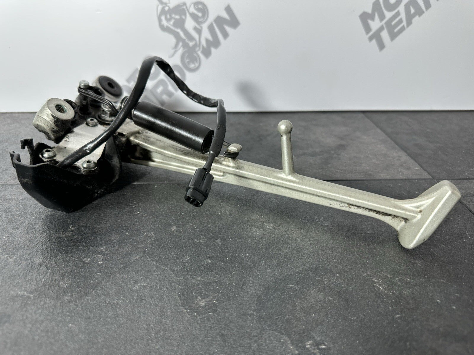 Yamaha MT10 SP 2017-2023 Stand Side Stand & Switch OEM 10595 Miles R1 2CR