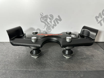 Suzuki GSXR 1300 2016 HAYABUSA Handlebar Holder Top Yoke Cover 18408 Miles OEM