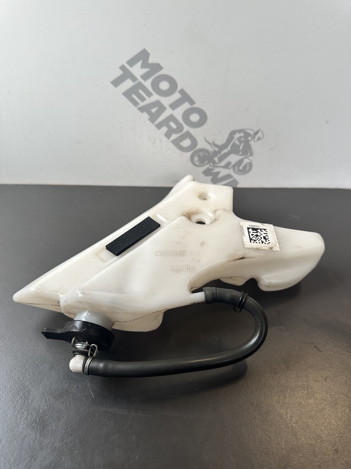 Aprilia Tuono V4 1100 FACTORY Coolant Bottle Reservoir Radiator RSV4 2B003557