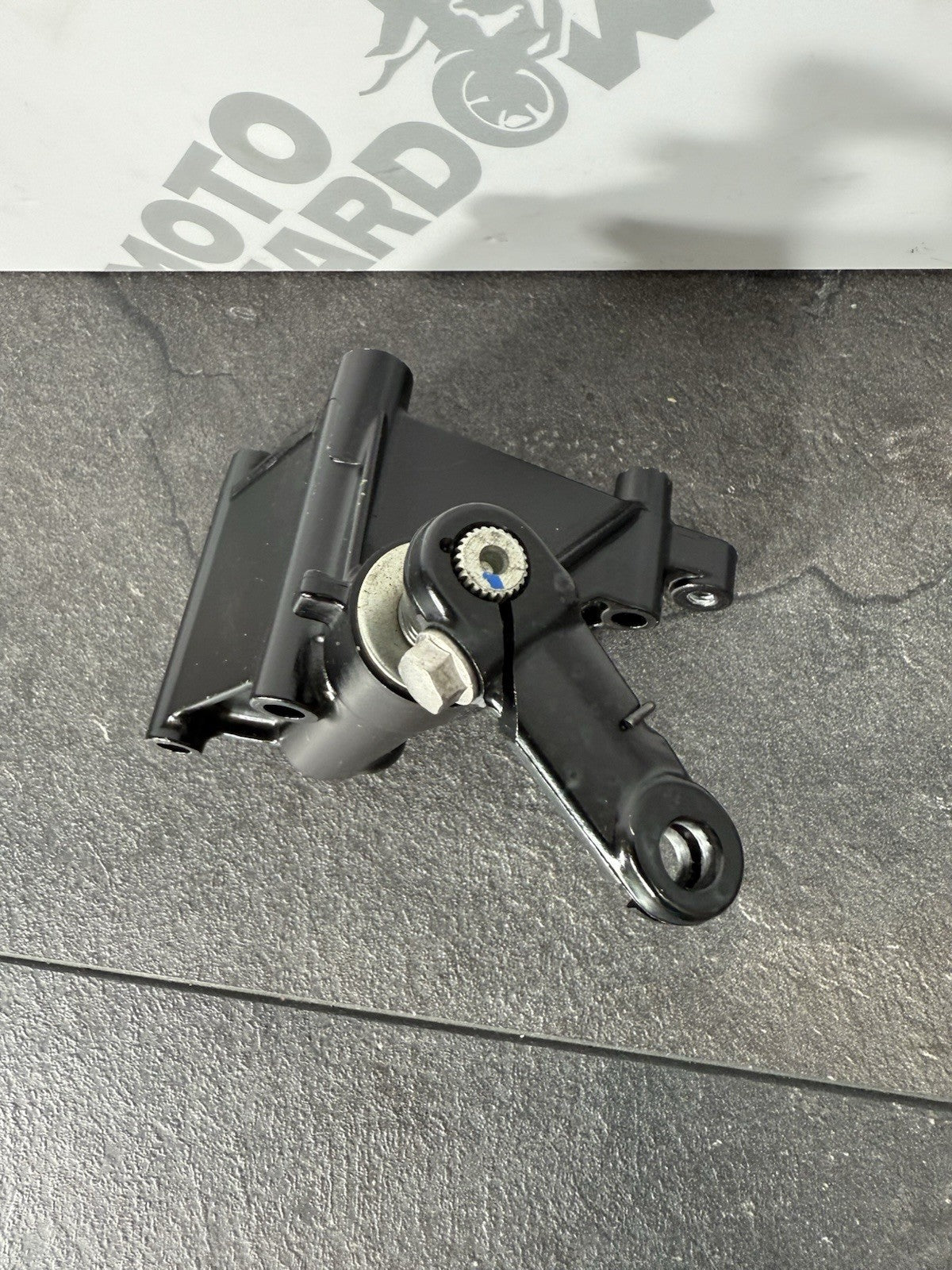 Suzuki GSXR 1000 R 2019 Clutch Release Mount Bracket 2017-25 OEM MM