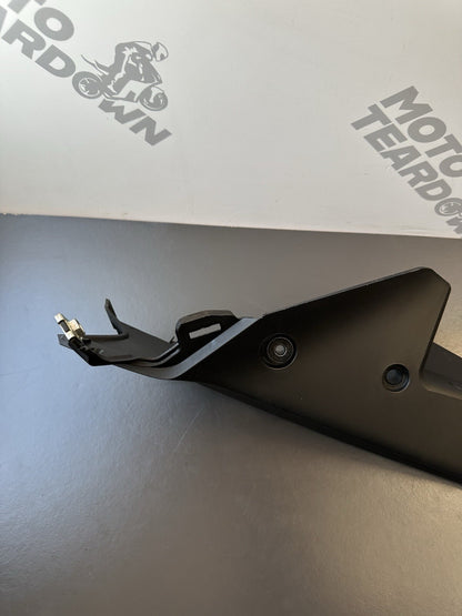 KTM 125 Duke right hand inner fairing panel 2024-2025 RT Inner Panel BROKEN CLIP
