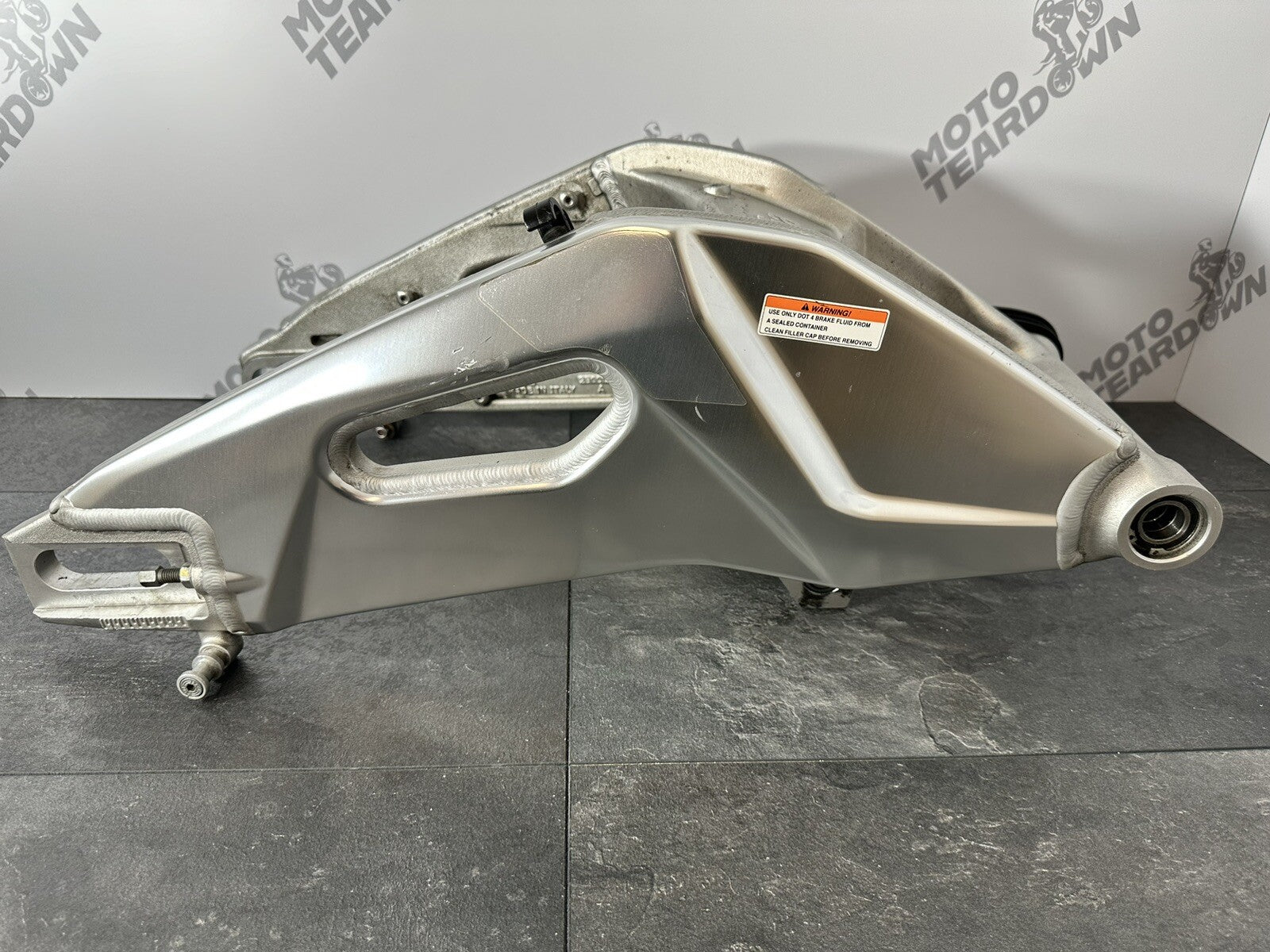 Aprilia Tuono V4 1100 Factory 2020 Swingarm Swinging Arm 6889 Miles OEM 2019