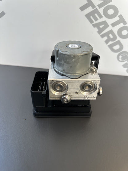 Triumph Street Triple 765 RS 2017-2019 ABS Pump Regulator 2019 OEM 8126 Miles
