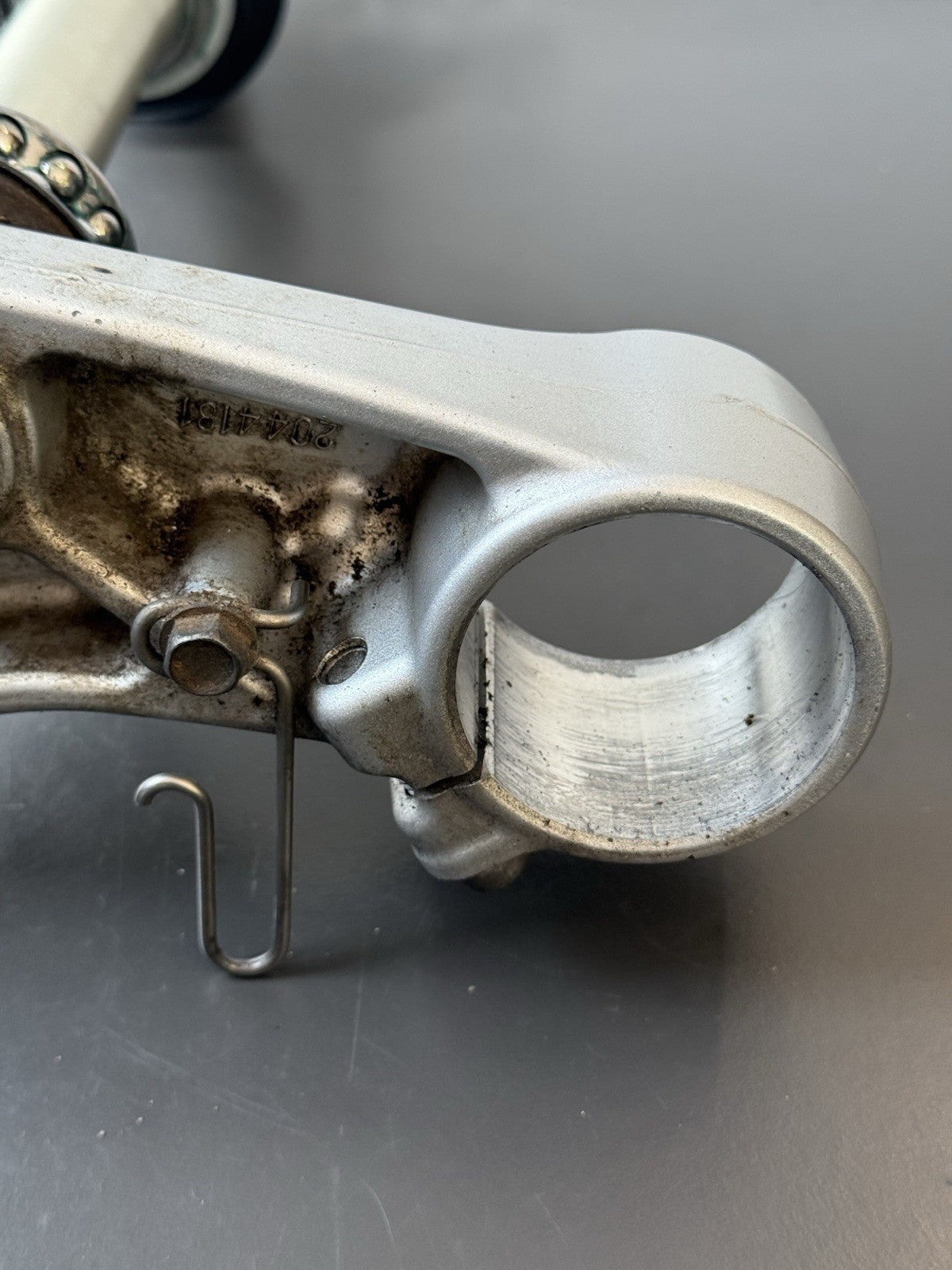 TRIUMPH STREET TRIPLE 675R Lower Yoke Bottom Clamp Lower Fork Clamp - T2044131