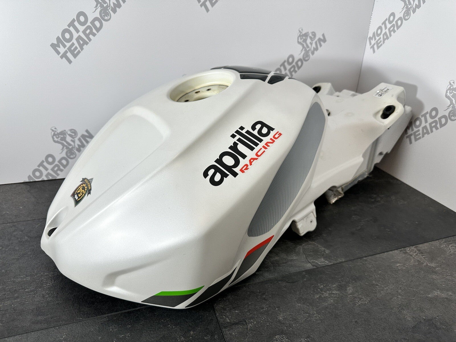Aprilia Tuono V4 1100 2021 Fuel Tank Petrol Tank 6606 Miles 2022 2023 24 UK ONLY