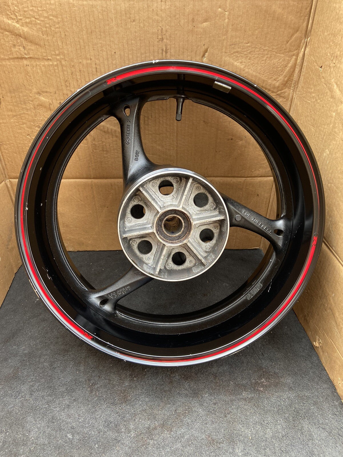 SUZUKI GSXR1000 GSXR 1000 L2-L6 REAR WHEEL YEAR 2014 GSXR1000 Rear Rim OEM