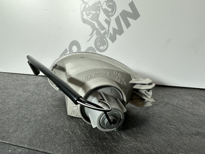 Suzuki GSXR 1300 2016 HAYABUSA Rear Left Indicator Assembly 18408 Miles OEM