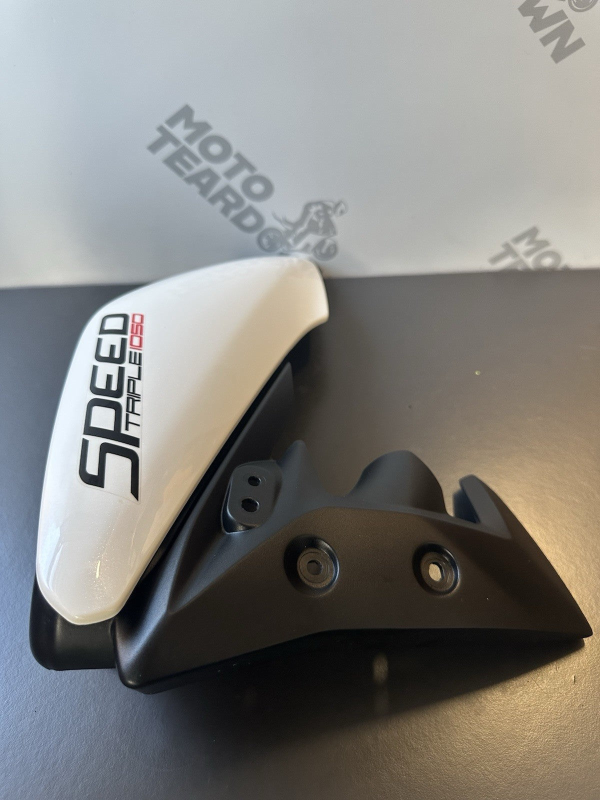 TRIUMPH SPEED TRIPLE 1050 LEFT SIDE LH RADIATOR COVER PANEL 2011-2015 OEM