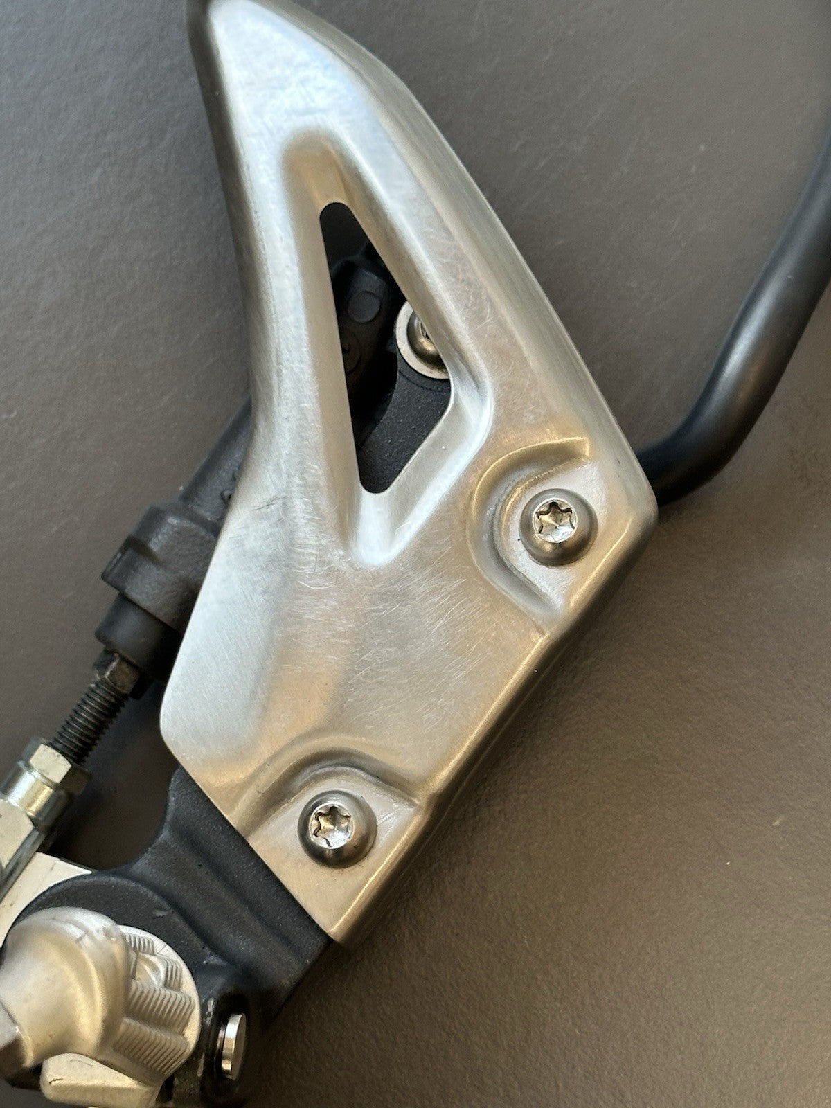 TRIUMPH SPEED TRIPLE 1050 FRONT RIGHT FOOTREST 2011-2015 Right Foot Assembly