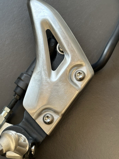 TRIUMPH SPEED TRIPLE 1050 FRONT RIGHT FOOTREST 2011-2015 Right Foot Assembly