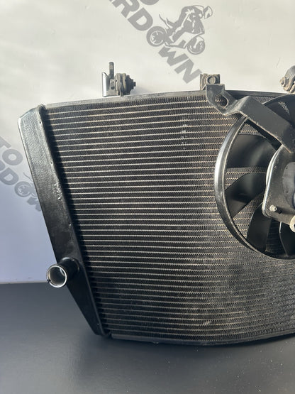 Suzuki GSXR 1000 Radiator Coolant Rad 2009-2016 OEM GSXR 1000 Radiator And Fan