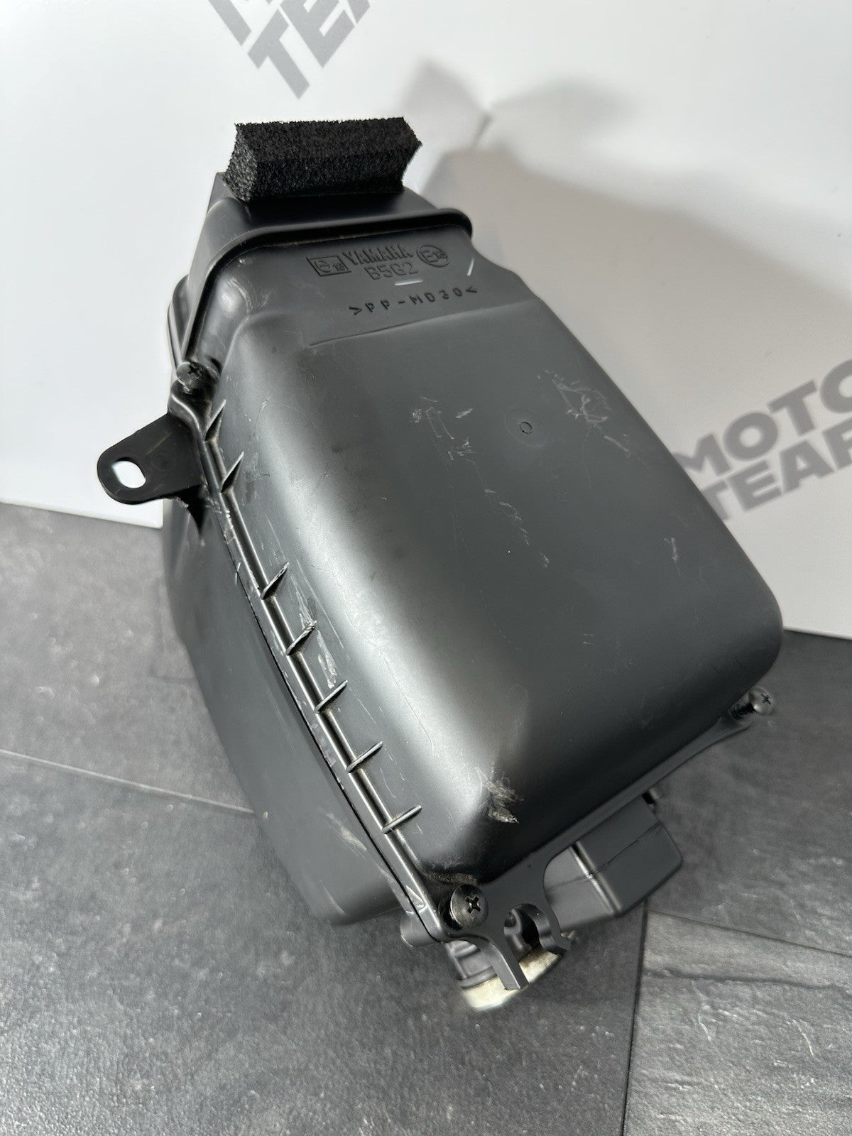 Yamaha R125 R 125 2024 Airbox Air Filter Housing 6890 Miles 2023-2025 OEM