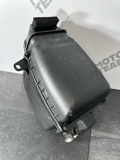Yamaha R125 R 125 2024 Airbox Air Filter Housing 6890 Miles 2023-2025 OEM