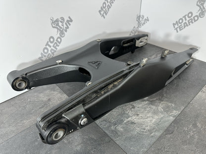 Triumph TIGER 900 GT PRO 2022 Swing Arm Swingarm 6337 Miles 2020-2023 OEM