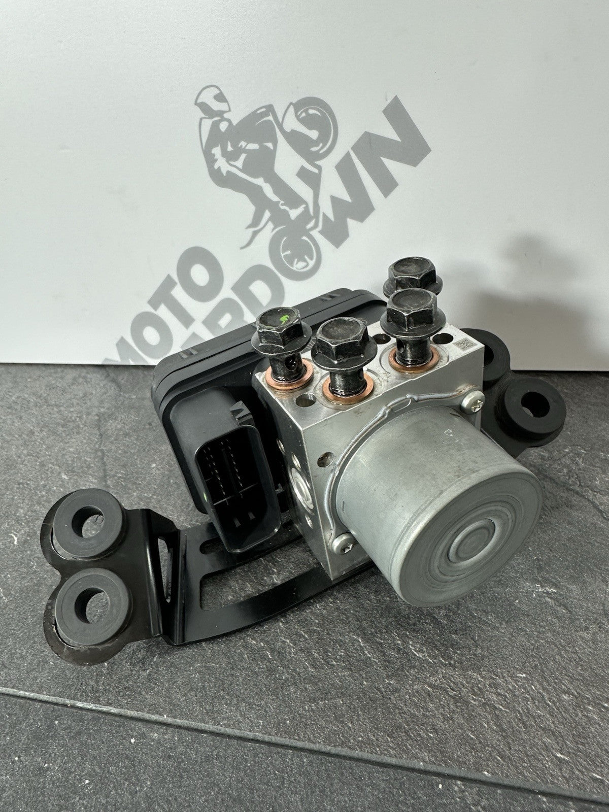 Yamaha R125 R 125 2024 ABS Pump Actuator Regulator 6890 Mile 2023-2025 OEM