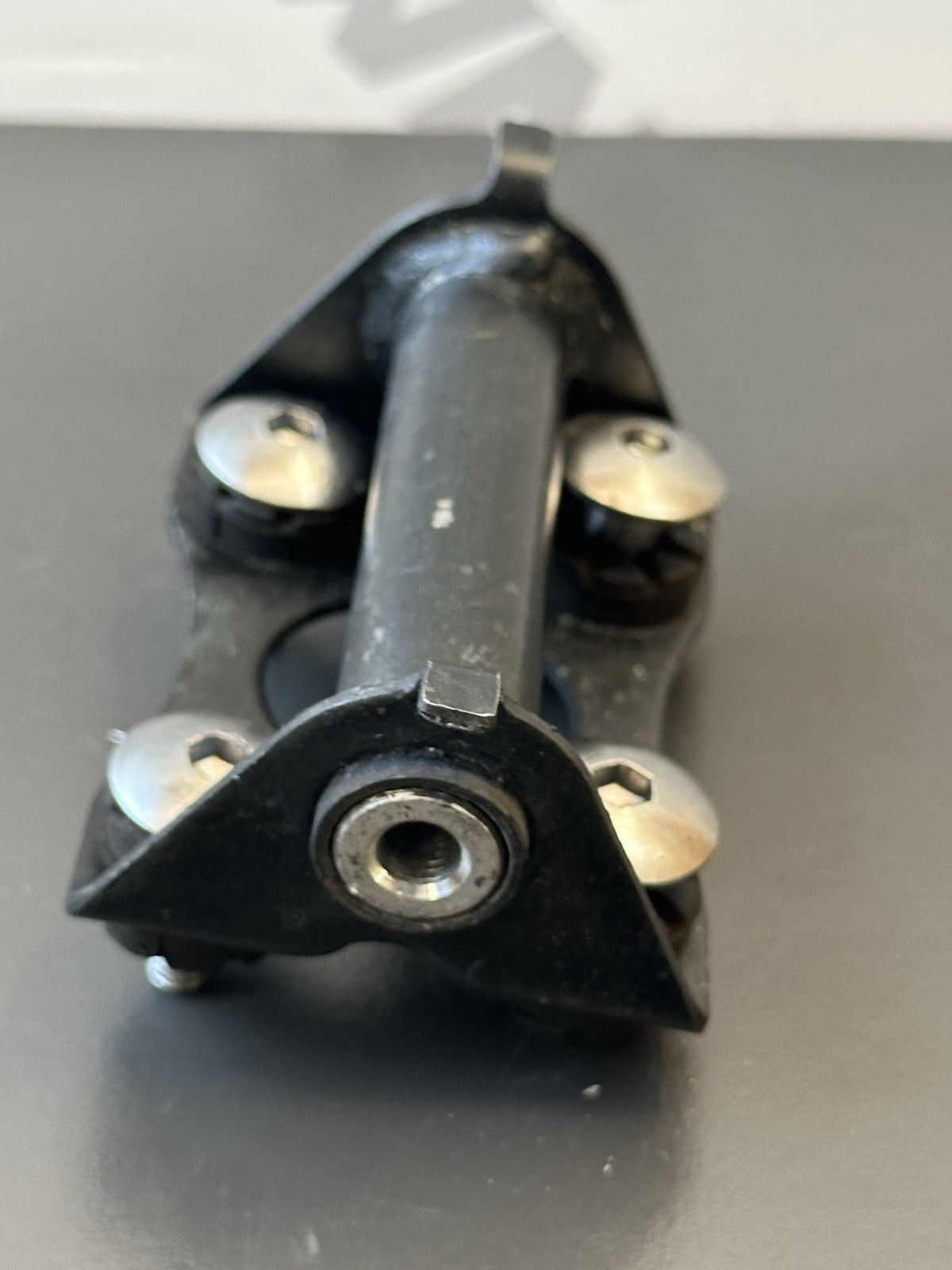 Suzuki GSXR 1000 Petrol fuel tank rear mount hinge bracket 09-16GSXR Bracket OEM