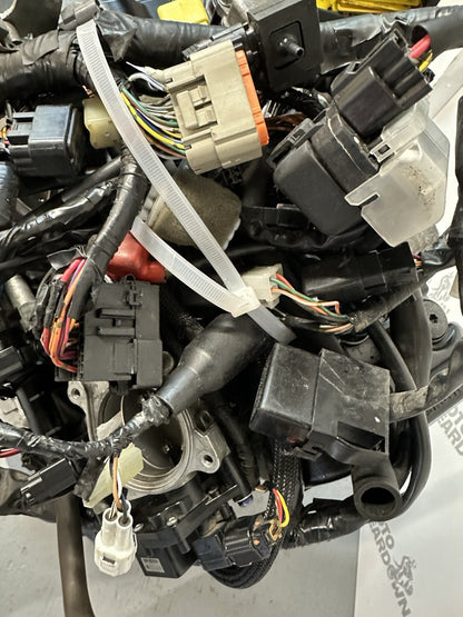 Suzuki GSXR 1000 Engine, Loom & Throttle Bodies Motor OEM Last MOT 19,756 Miles