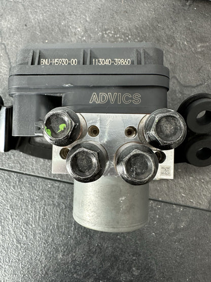 Yamaha R125 R 125 2024 ABS Pump Actuator Regulator 6890 Mile 2023-2025 OEM