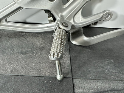 Yamaha R125 R 125 2024 Right Rearset Footrest Rear Brake 6890 Miles 2023-2025