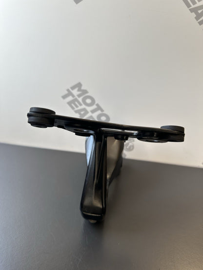 TRIUMPH SPEED TRIPLE 1050 Front Subframe speedo bracket headlight mount 2700717