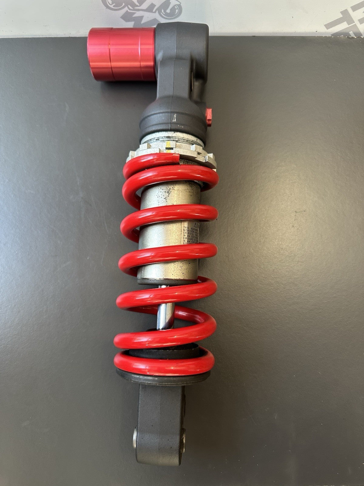 Triumph Speed Triple SHOCK ABSORBER REAR TRIUMPH SPEED TRIPLE 1050 2011 - 2015