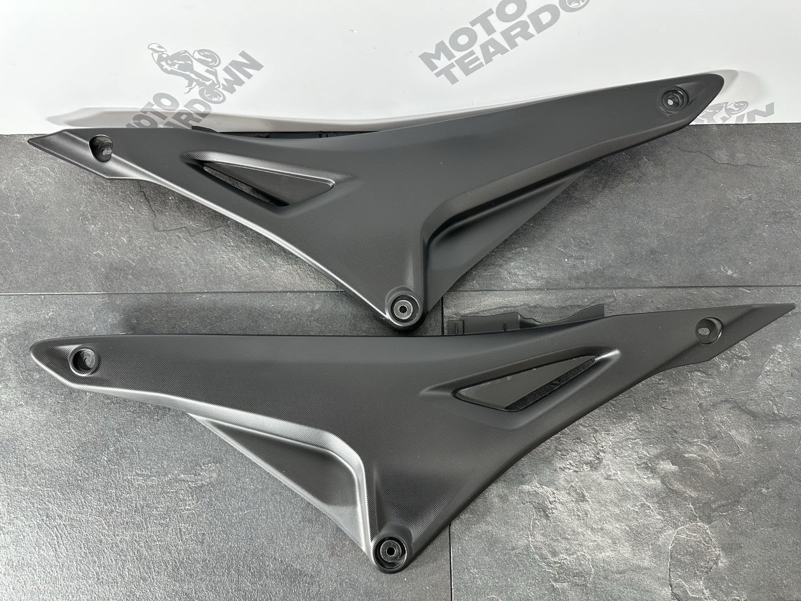 Yamaha R125 R 125 2024 Side Seat Fairings Left Right 6890 Miles 2023-2025 OEM