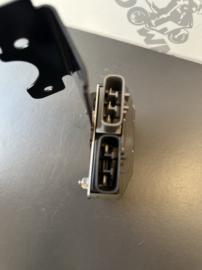 TRIUMPH SPEED TRIPLE 1050 Regulator Recitfier 2011 - 2015 1050 Regulator OEM