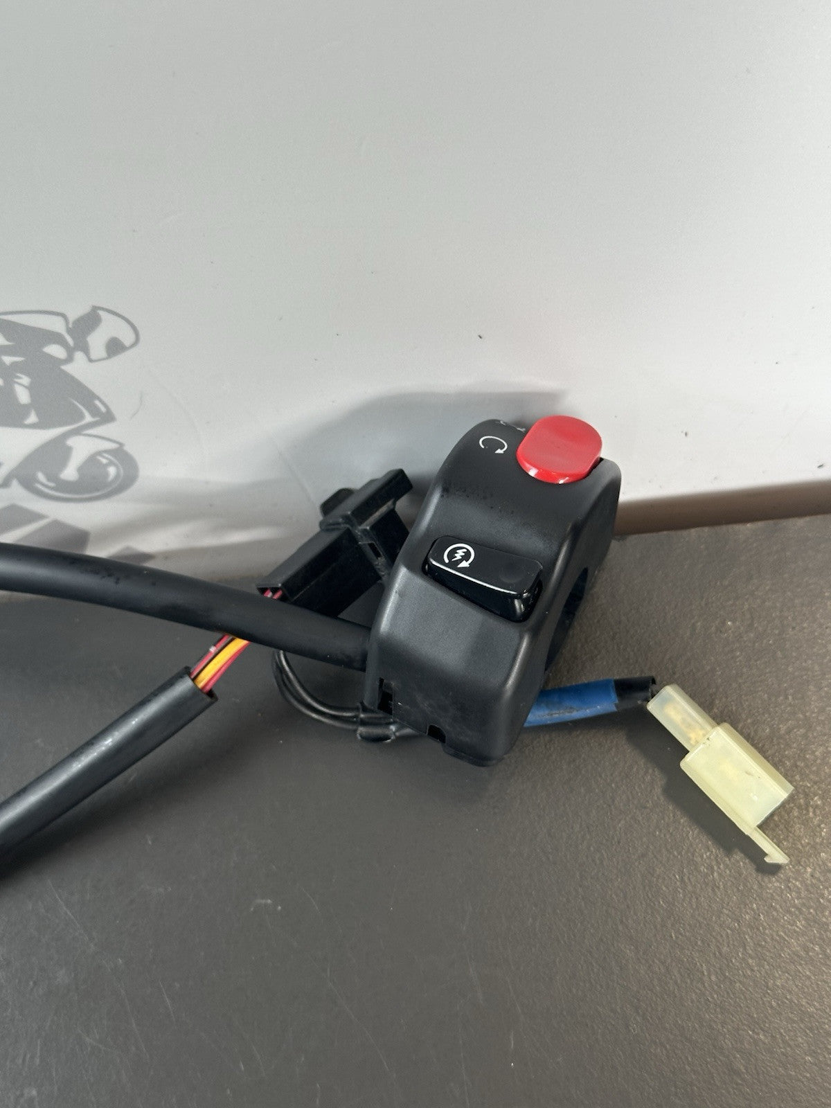 TRIUMPH SPEED TRIPLE 1050 Right Hand Switch Gear Right Switch 2011-2015 OEM